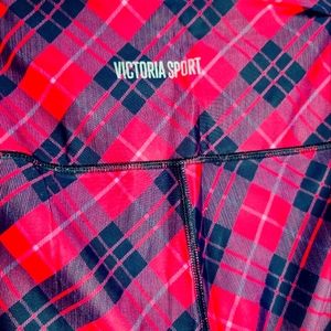 Victoria Secret Sport High Rise 7/8 Red Plaid Leggings **M**